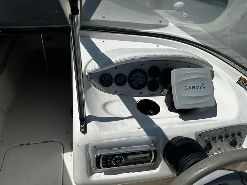 Slide: The Image of Bayliner 24 Sun Deck 2003 - 13