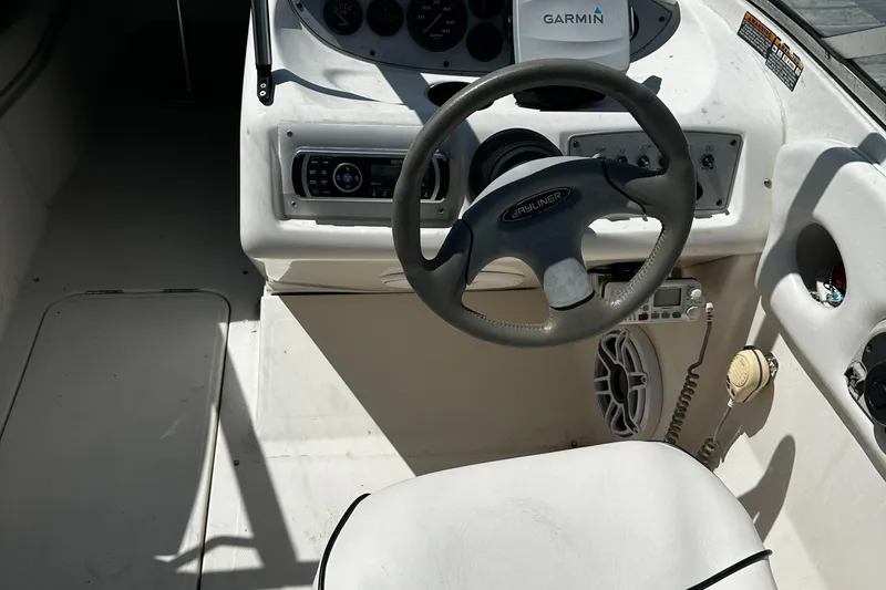 Slide: The Image of Bayliner 24 Sun Deck 2003 - 15