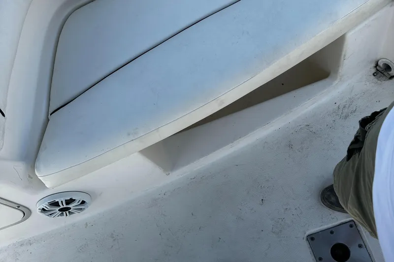 Slide: The Image of Bayliner 24 Sun Deck 2003 - 17