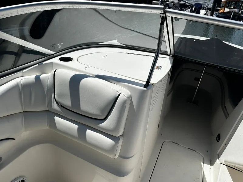 Slide: The Image of Bayliner 24 Sun Deck 2003 - 8