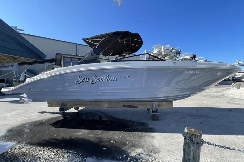 Slide: The Image of Sea Ray 270 SDX OB OUTBOARD 2021 - 0