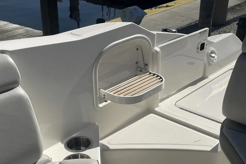 Slide: The Image of Sea Ray 270 SDX OB OUTBOARD 2021 - 10