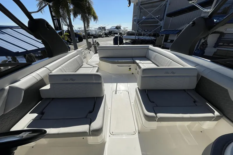 Slide: The Image of Sea Ray 270 SDX OB OUTBOARD 2021 - 19