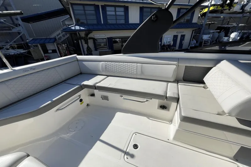 Slide: The Image of Sea Ray 270 SDX OB OUTBOARD 2021 - 25