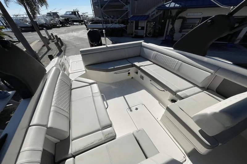 Slide: The Image of Sea Ray 270 SDX OB OUTBOARD 2021 - 26