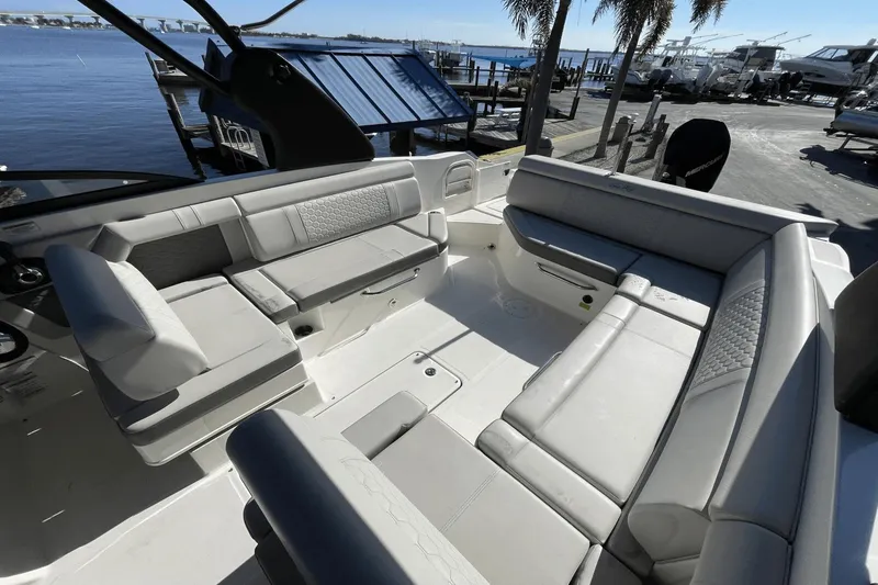 Slide: The Image of Sea Ray 270 SDX OB OUTBOARD 2021 - 27