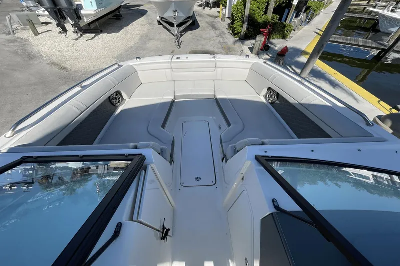 Slide: The Image of Sea Ray 270 SDX OB OUTBOARD 2021 - 28