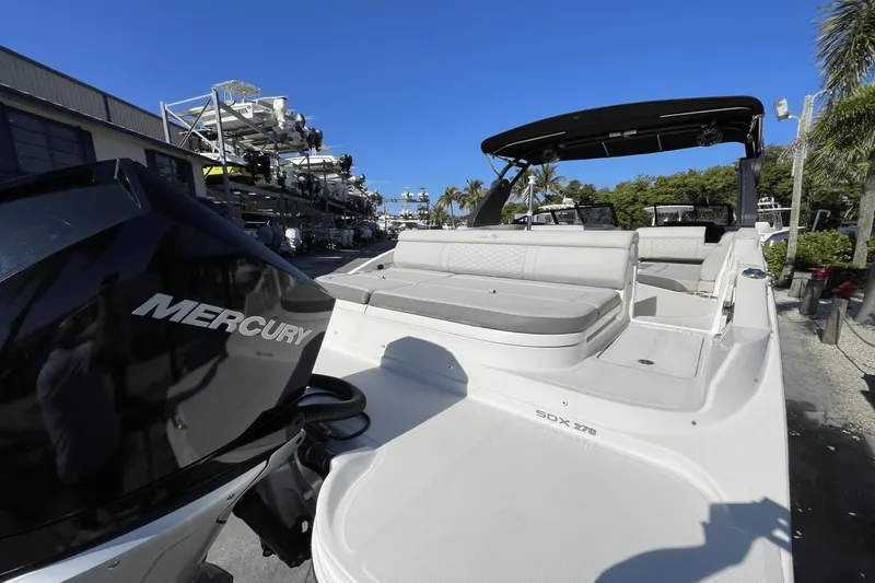 Slide: The Image of Sea Ray 270 SDX OB OUTBOARD 2021 - 29