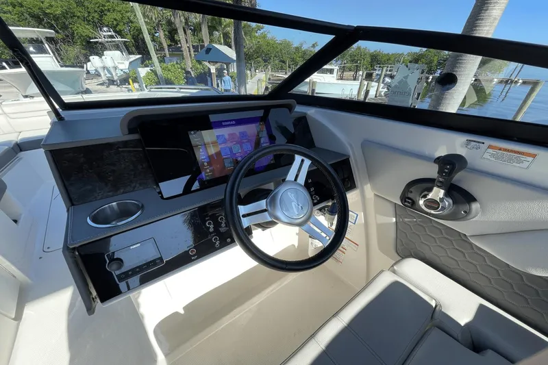 Slide: The Image of Sea Ray 270 SDX OB OUTBOARD 2021 - 4