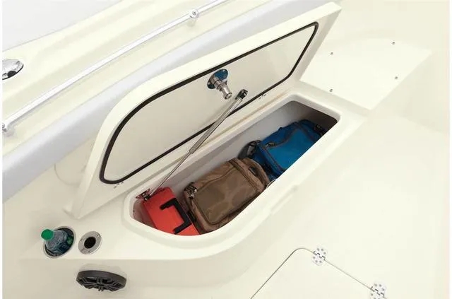 Slide: The Image of Mako 214 Center Console 2022 - 26