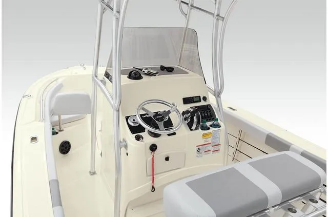 Slide: The Image of Mako 214 Center Console 2022 - 43