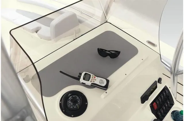 Slide: The Image of Mako 214 Center Console 2022 - 44