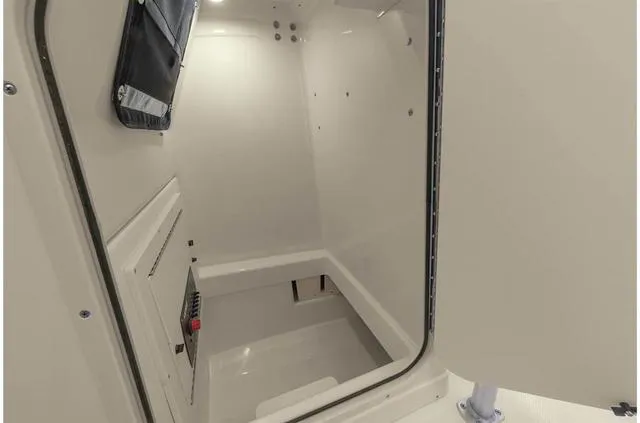 Slide: The Image of Mako 214 Center Console 2022 - 52