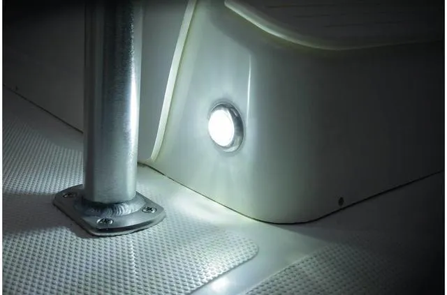 Slide: The Image of Mako 214 Center Console 2022 - 53