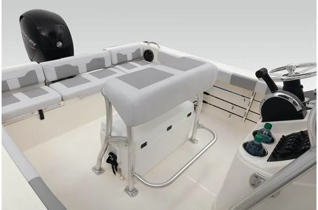 Slide: The Image of Mako 214 Center Console 2022 - 55