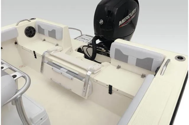 Slide: The Image of Mako 214 Center Console 2022 - 59