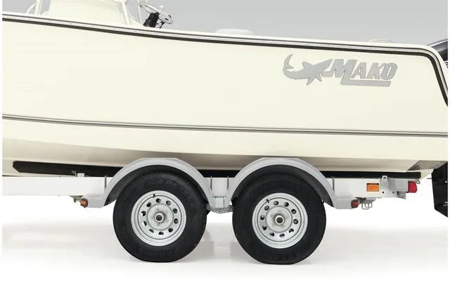 Slide: The Image of Mako 214 Center Console 2022 - 70