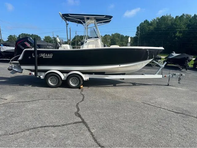 Slide: The Image of Mako 214 Center Console 2022 - 76