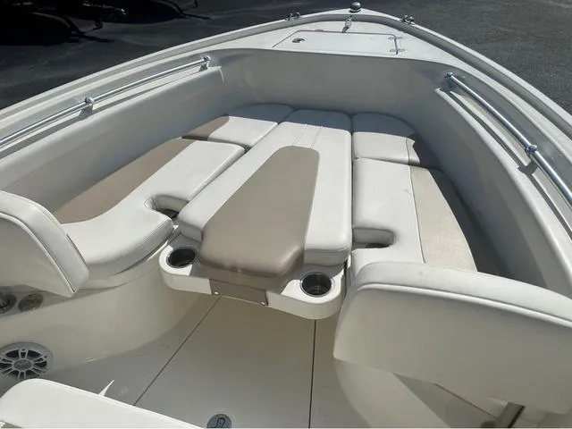 Slide: The Image of Mako 214 Center Console 2022 - 8