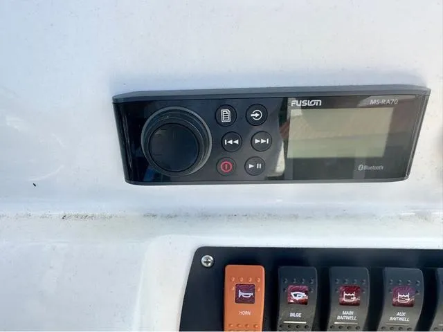 Slide: The Image of Mako 214 Center Console 2022 - 84