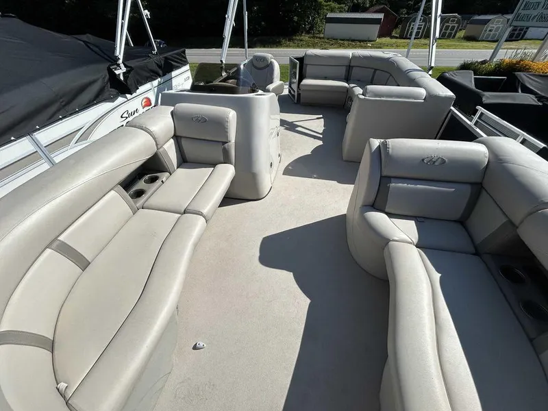 Slide: The Image of Harris 200 Cruiser 2017 - 8