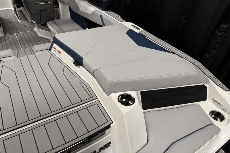 Slide: The Image of Nautique Super Air Nautique S21 2025 - 21