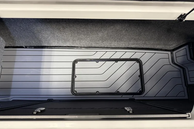 Slide: The Image of Nautique Super Air Nautique S21 2025 - 23