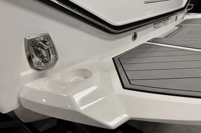Slide: The Image of Nautique Super Air Nautique S21 2025 - 14