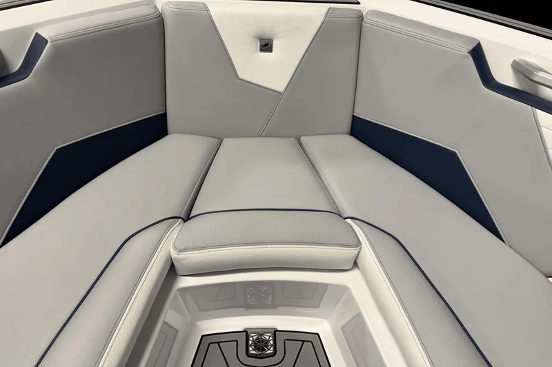 Slide: The Image of Nautique Super Air Nautique S21 2025 - 70