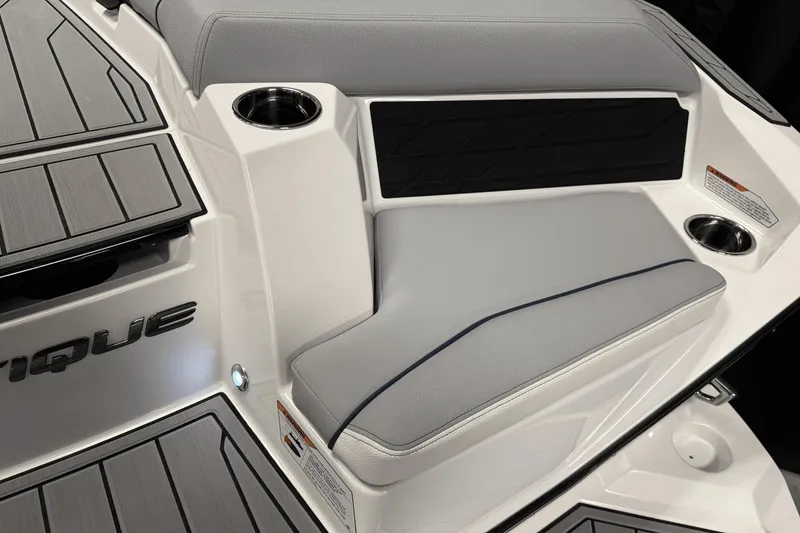 Slide: The Image of Nautique Super Air Nautique S21 2025 - 19