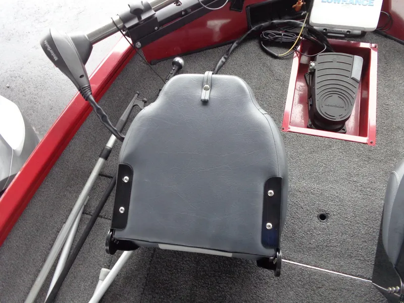 Slide: The Image of 2020 Lowe Stinger 175C boat interior with seat and trolling motor. - 41