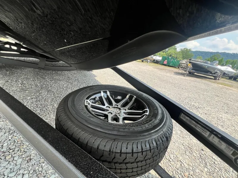 Slide: The Image of Skeeter ZX 200 2025 - 20