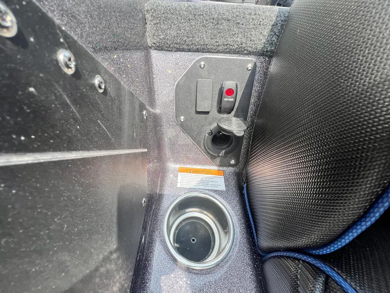 Slide: The Image of Skeeter ZX 200 2025 - 24