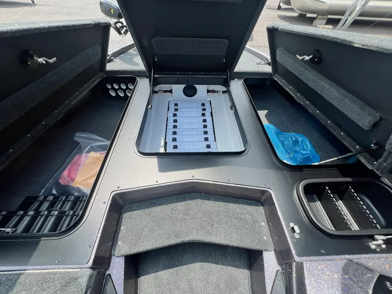 Slide: The Image of Skeeter ZX 200 2025 - 27