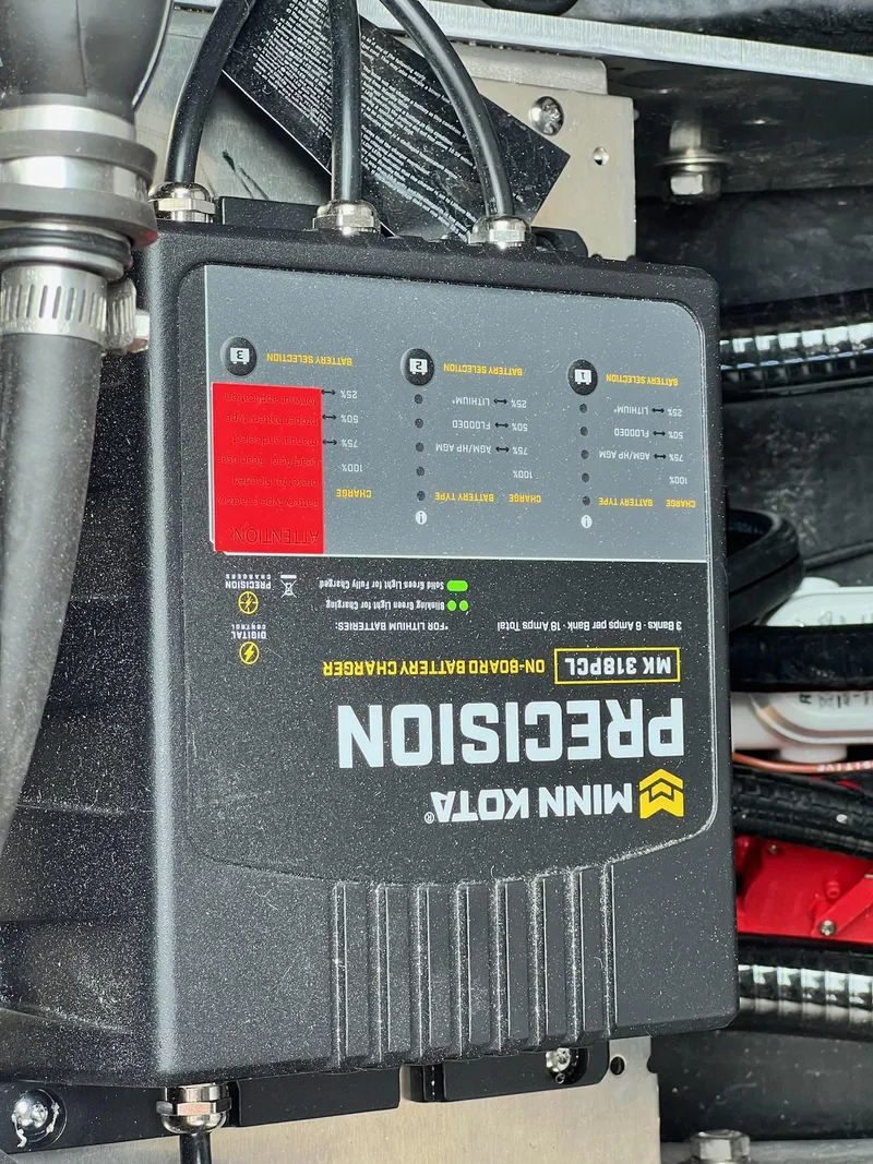 Slide: The Image of Skeeter ZX 200 2025 - 32