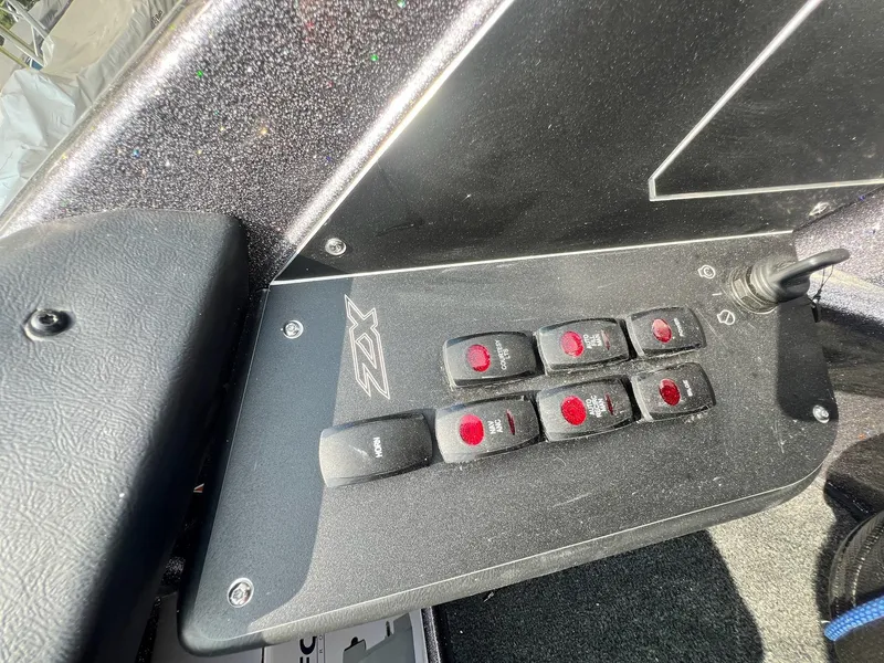 Slide: The Image of Skeeter ZX 200 2025 - 37