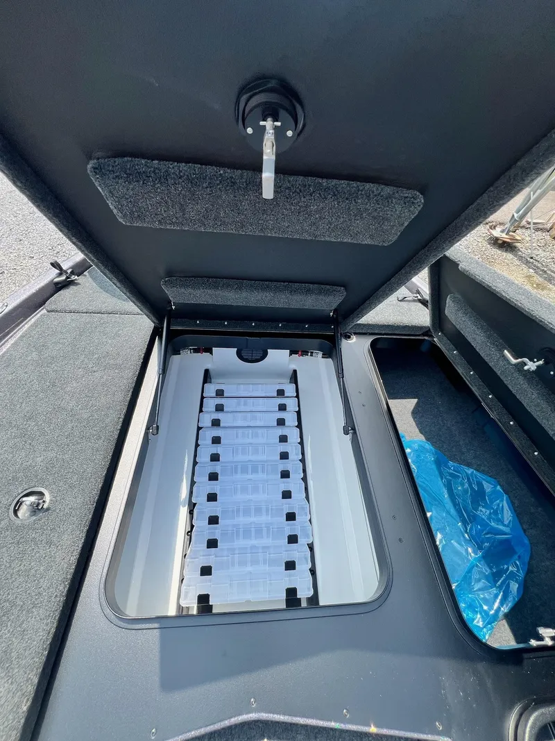 Slide: The Image of Skeeter ZX 200 2025 - 7