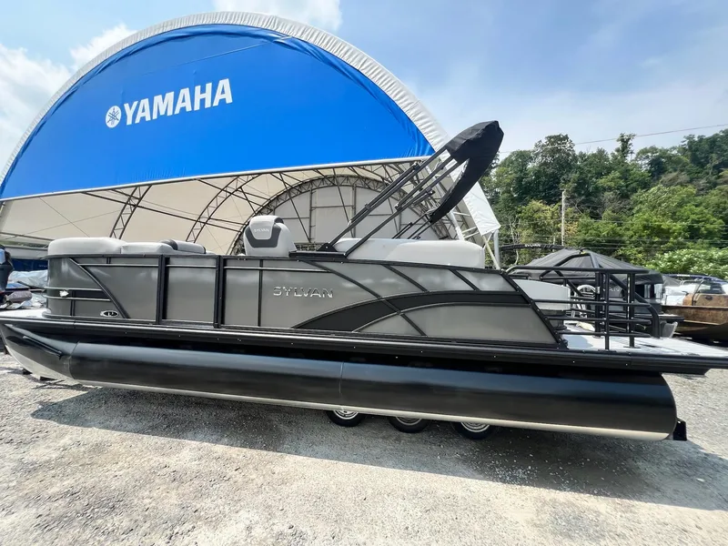 Slide: The Image of Sylvan L-3 CLZ DH Tritoon 2025 - 1