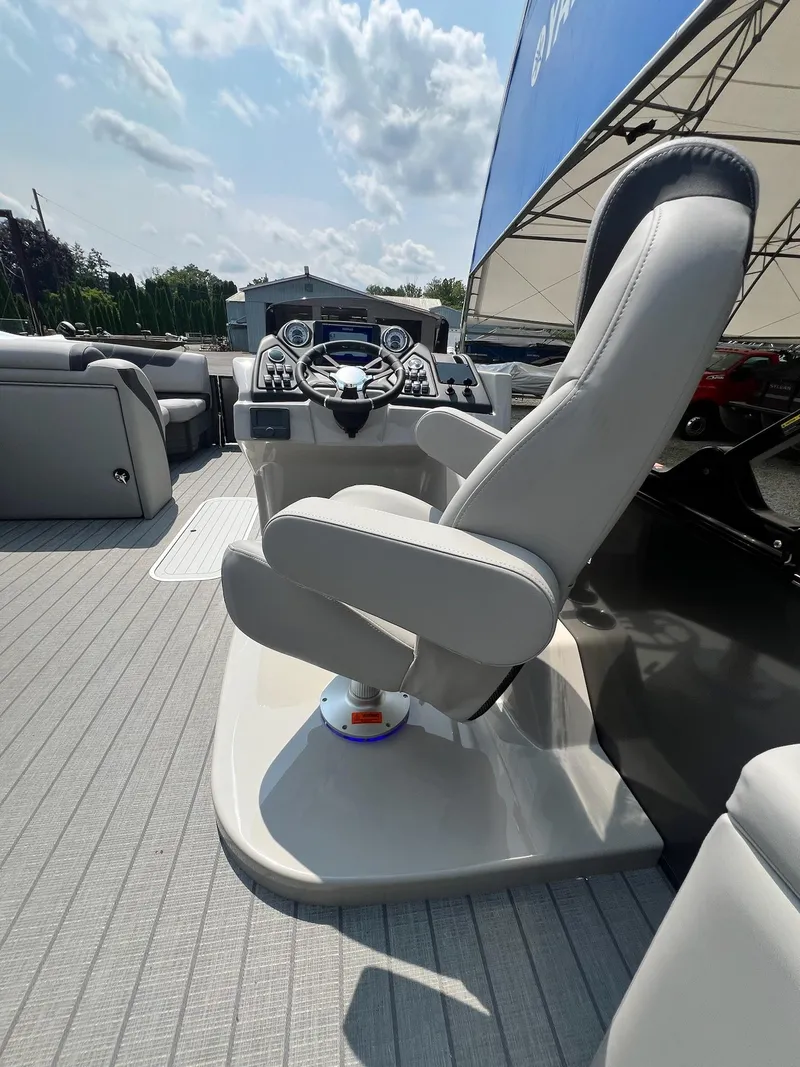 Slide: The Image of Sylvan L-3 CLZ DH Tritoon 2025 - 20