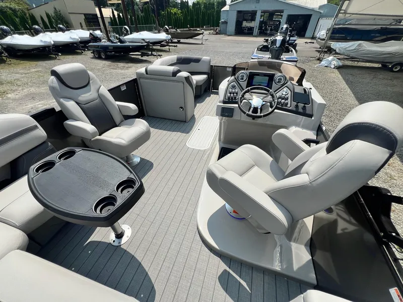 Slide: The Image of Sylvan L-3 CLZ DH Tritoon 2025 - 29