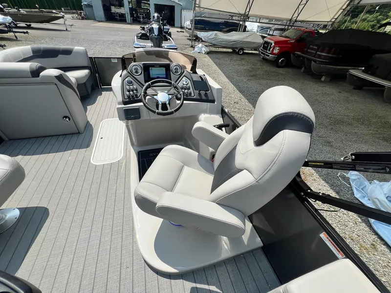 Slide: The Image of Sylvan L-3 CLZ DH Tritoon 2025 - 32