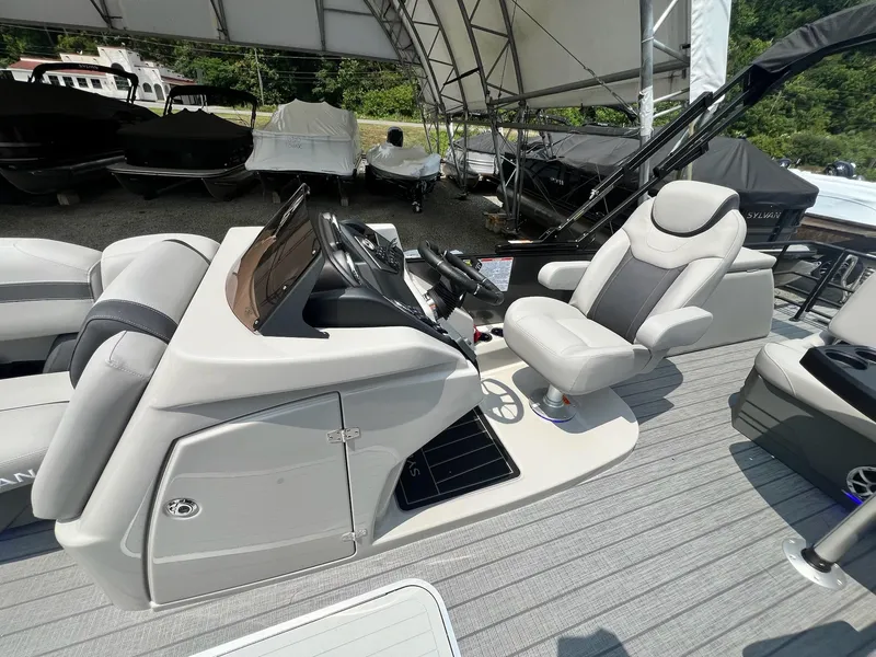 Slide: The Image of Sylvan L-3 CLZ DH Tritoon 2025 - 38