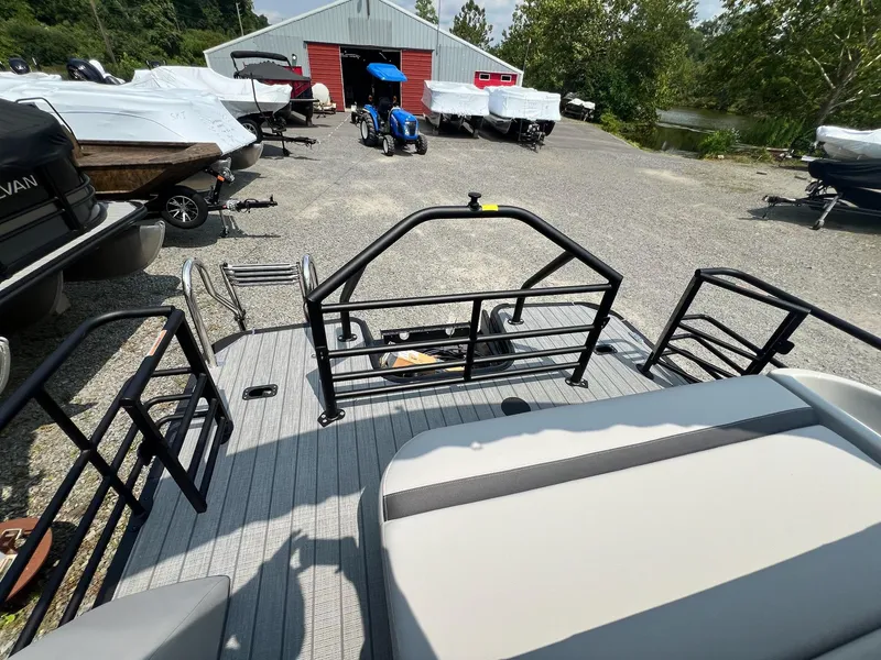 Slide: The Image of Sylvan L-3 CLZ DH Tritoon 2025 - 39