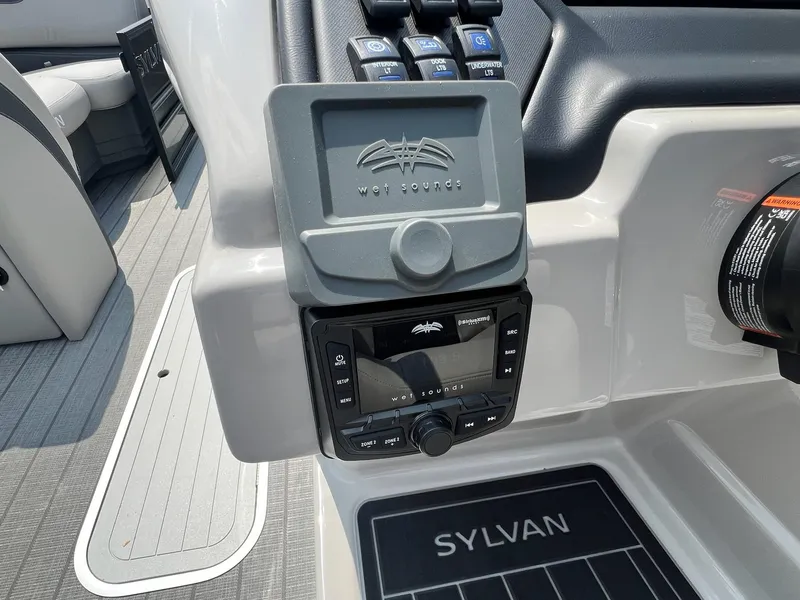 Slide: The Image of Sylvan L-3 CLZ DH Tritoon 2025 - 4