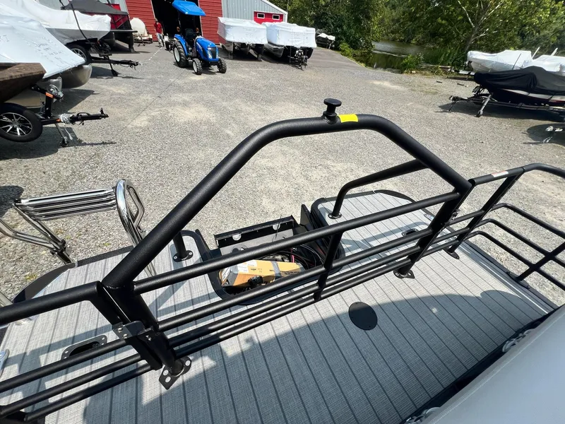 Slide: The Image of Sylvan L-3 CLZ DH Tritoon 2025 - 48