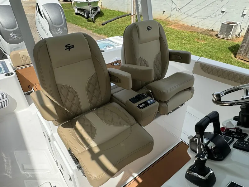 Slide: The Image of Sea Pro 322 DLX 2025 - 20