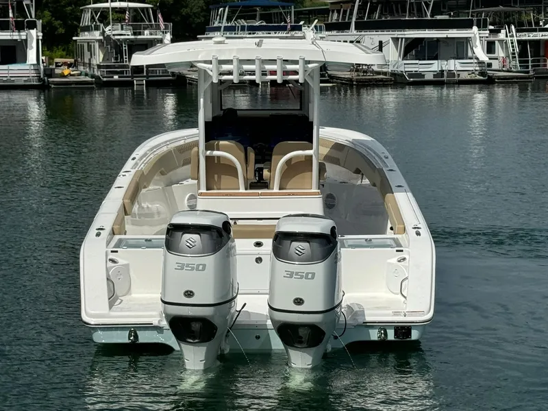 Slide: The Image of Sea Pro 322 DLX 2025 - 7