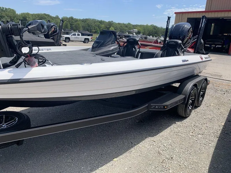 Slide: The Image of Skeeter ZXR20 2025 - 1