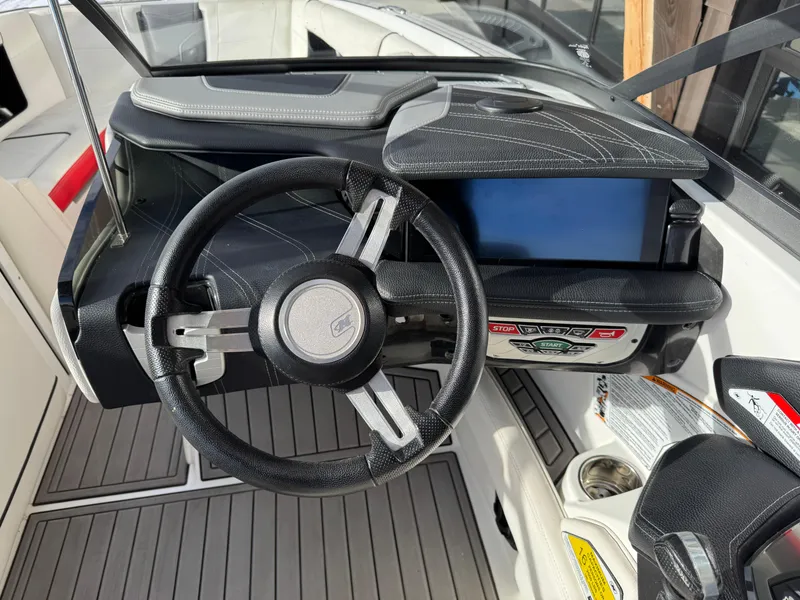 Slide: The Image of Nautique G23 2018 - 11