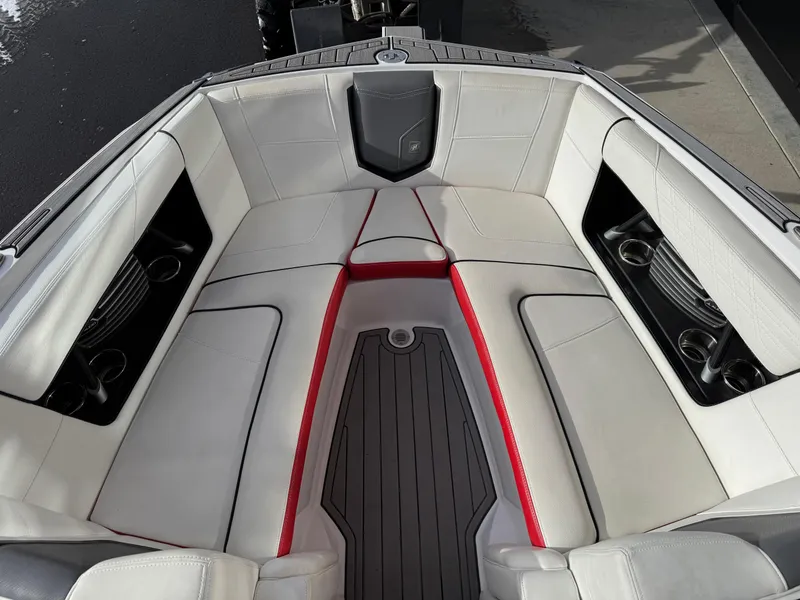 Slide: The Image of Nautique G23 2018 - 9